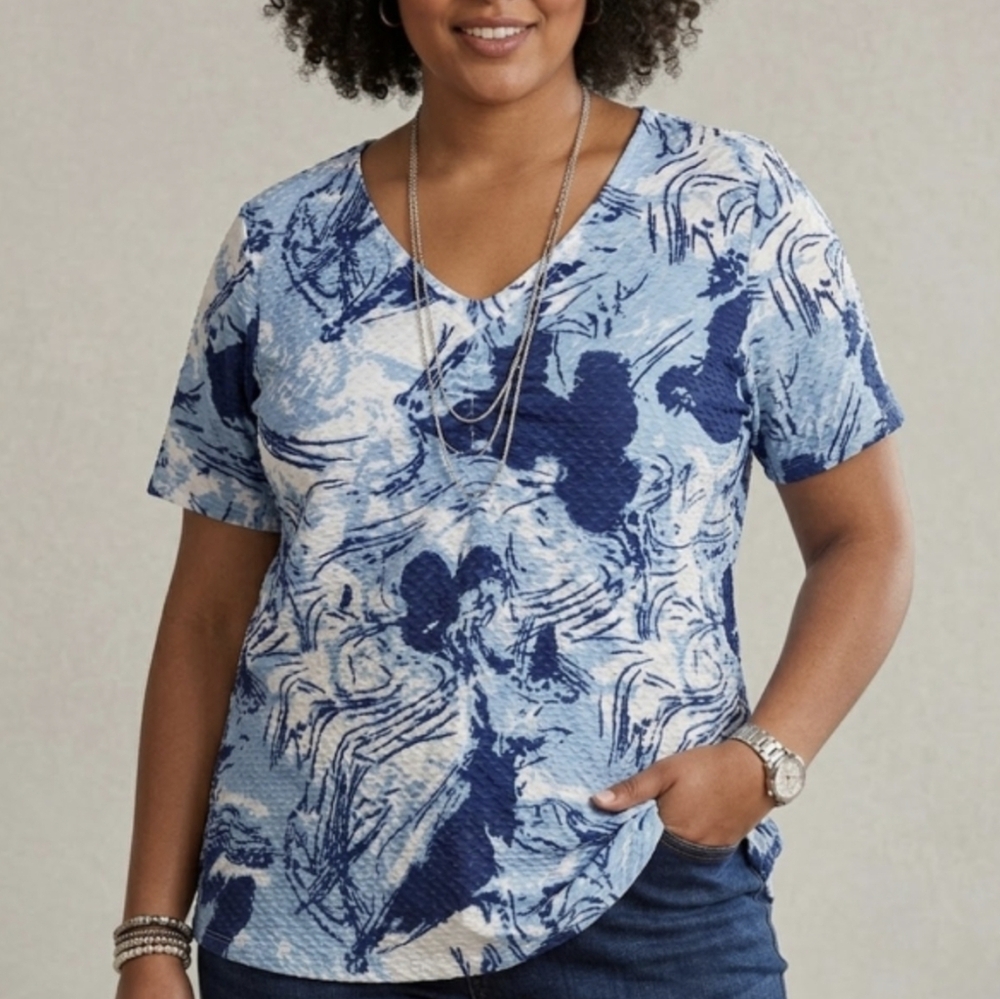 Claire France Textured Abstract Print V-Neck Top - Size 1X